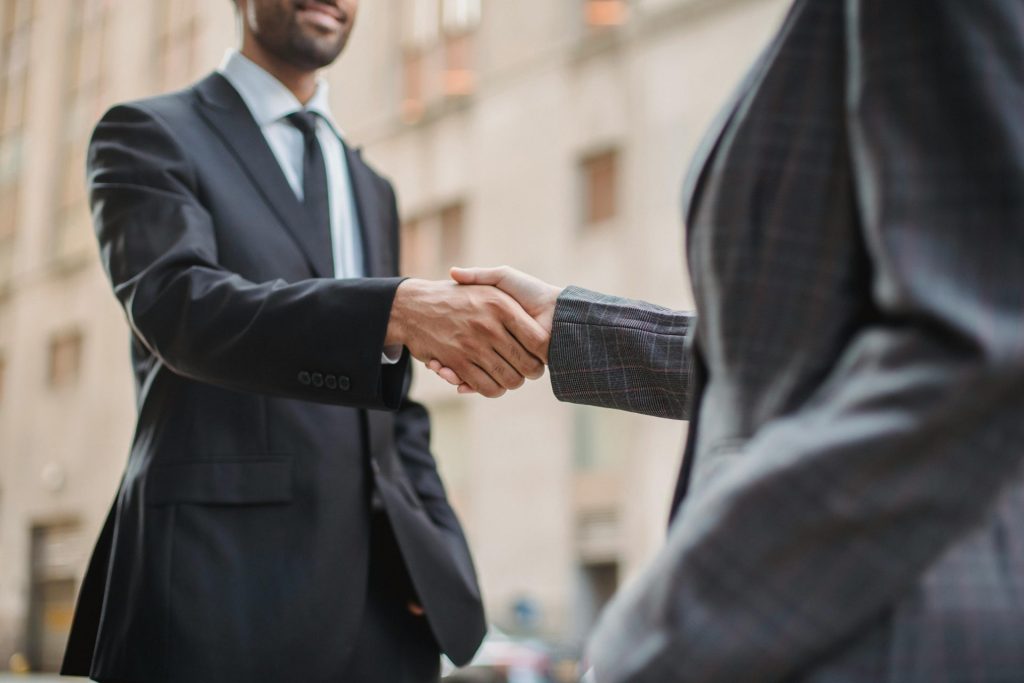 IA conversationnelle pour la gestion client à Paris